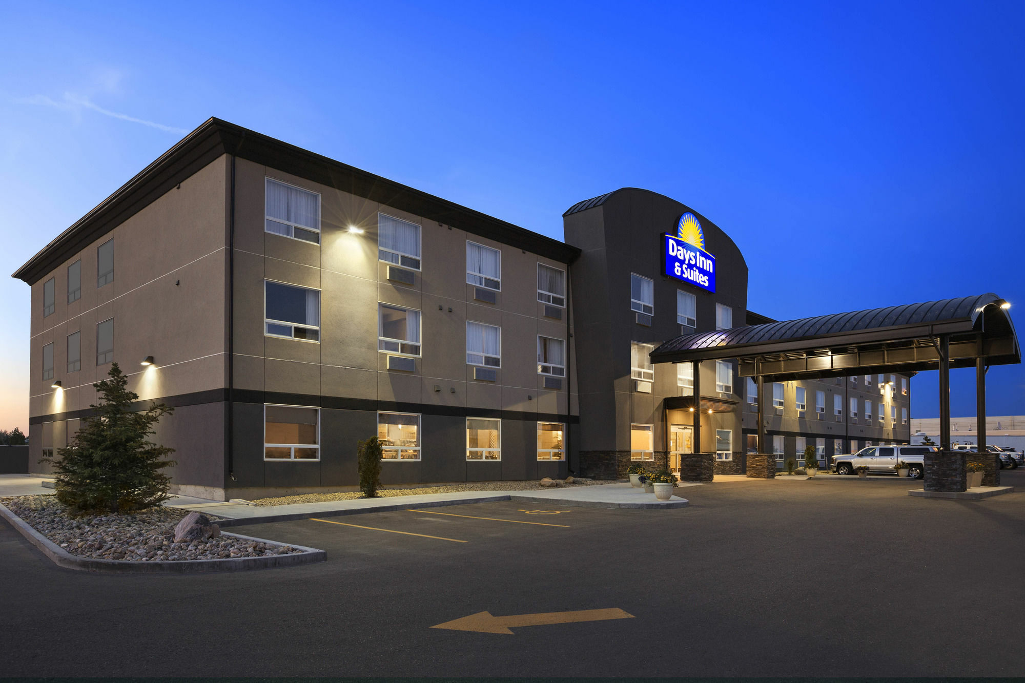 Days Inn & Suites By Wyndham Йорктон Экстерьер фото